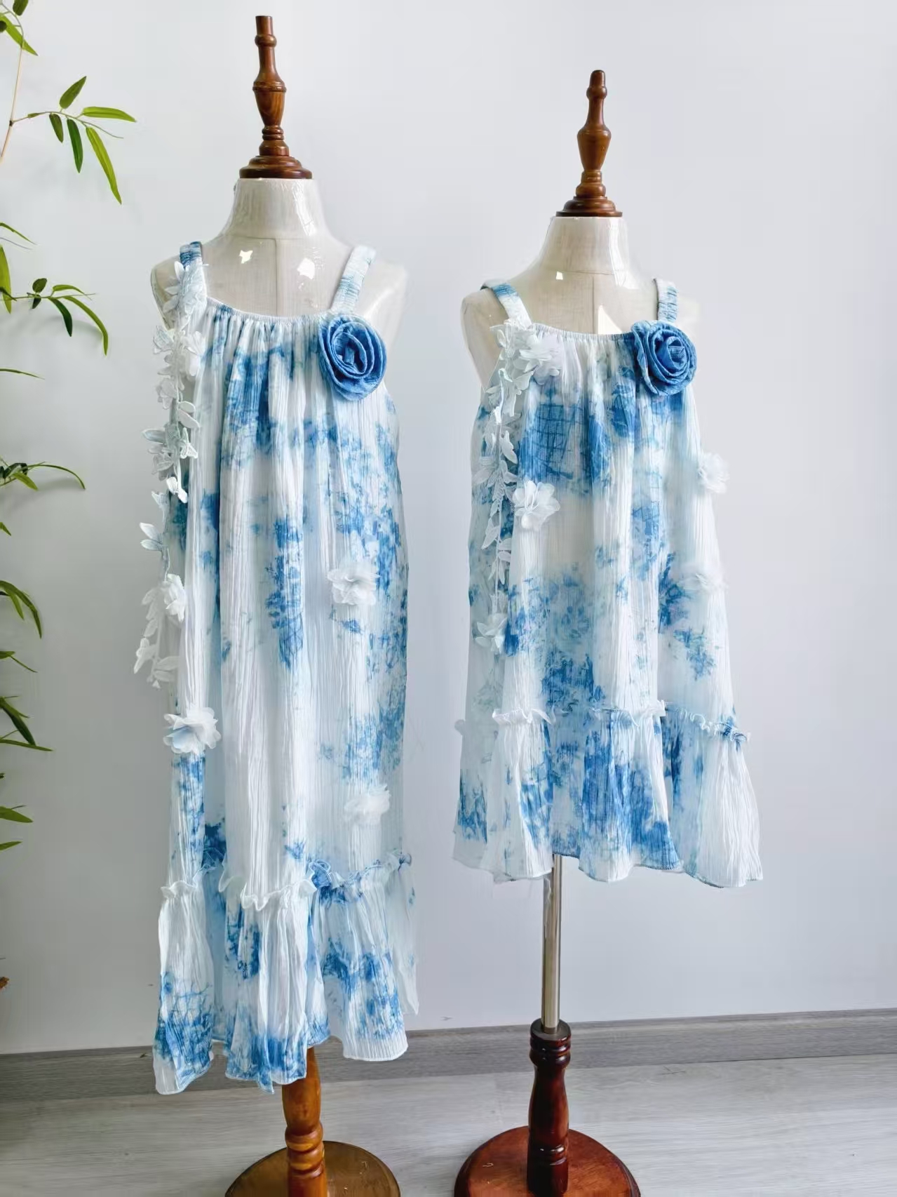 云南扎染童装连衣裙蓝白扎染吊带裙童装女童连衣裙扎染