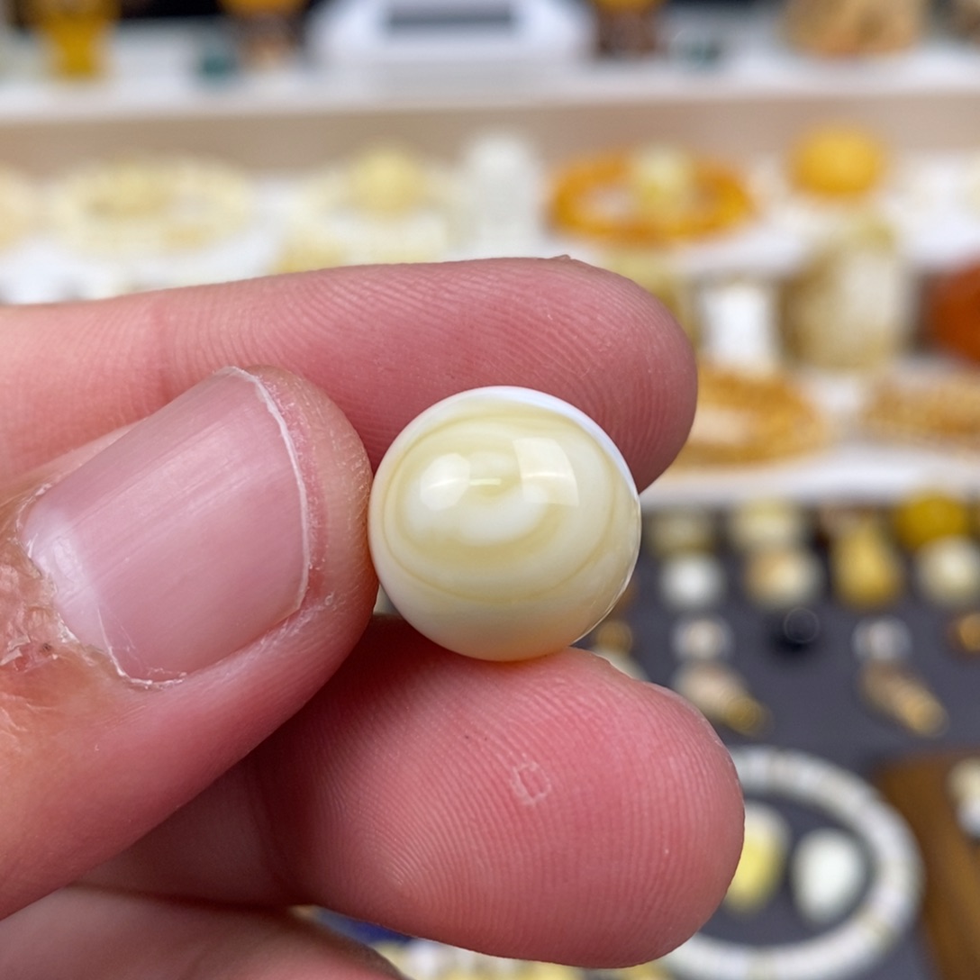 琥珀裸石未镶嵌配饰尺寸13.9