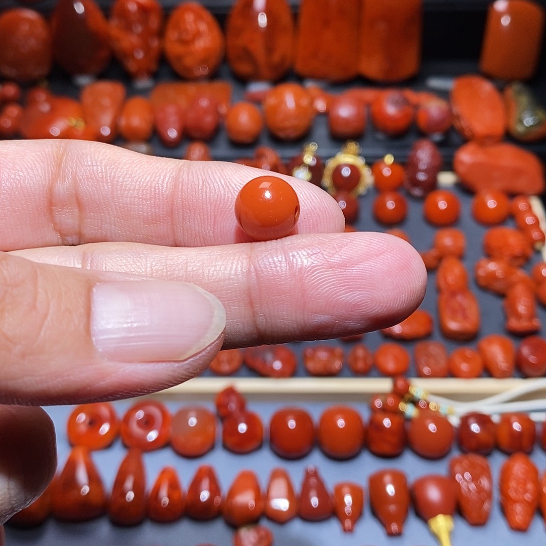 亚***贝南红玛瑙未镶嵌圆珠1.0