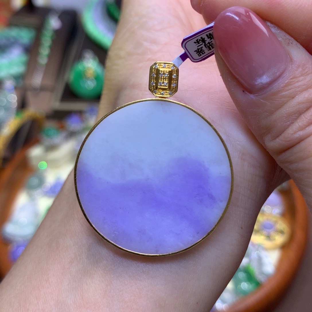 翡翠18K金镶嵌颈饰