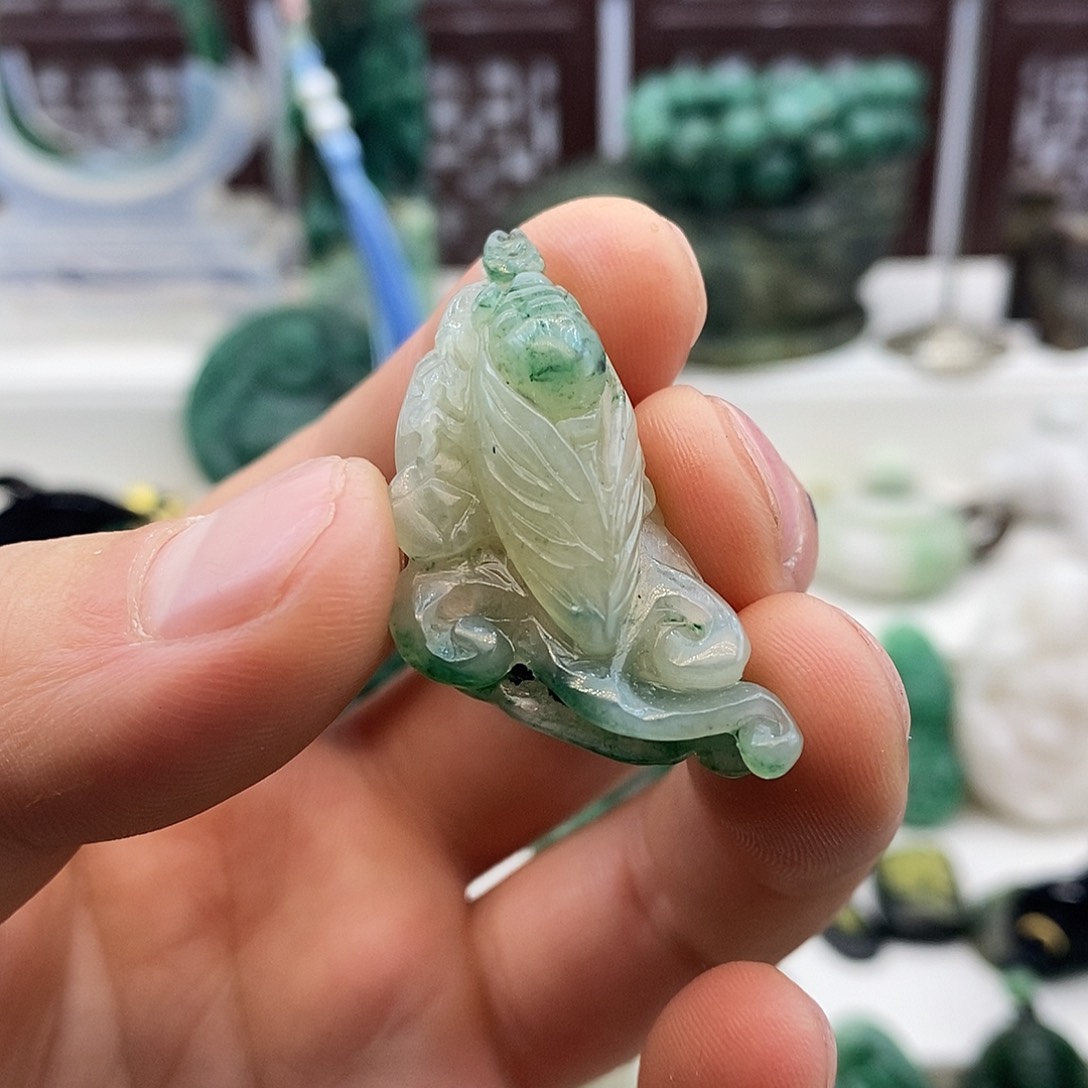 独山玉未镶嵌颈饰