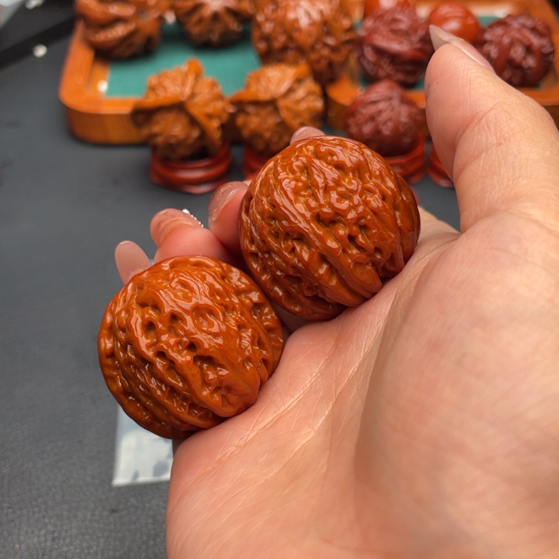 刘***军把件文玩核桃白狮子