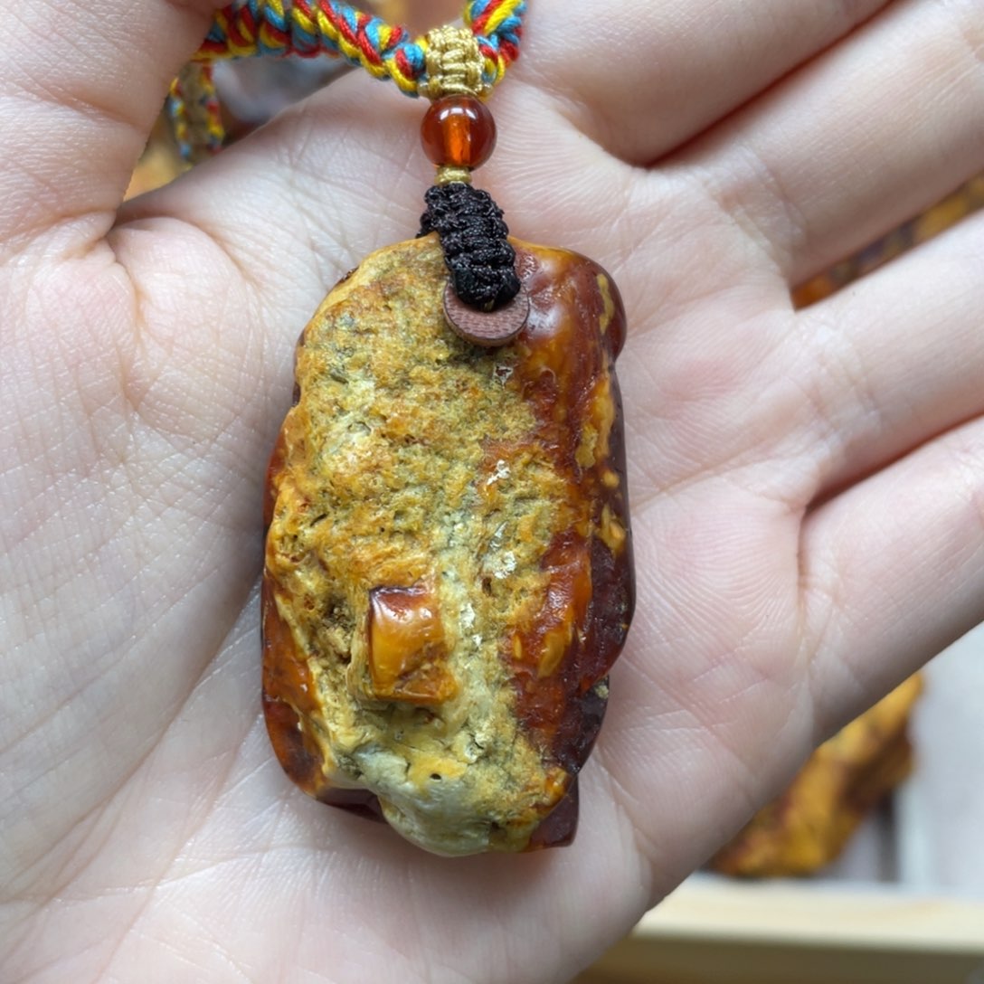 琥珀珠宝奇石未镶嵌