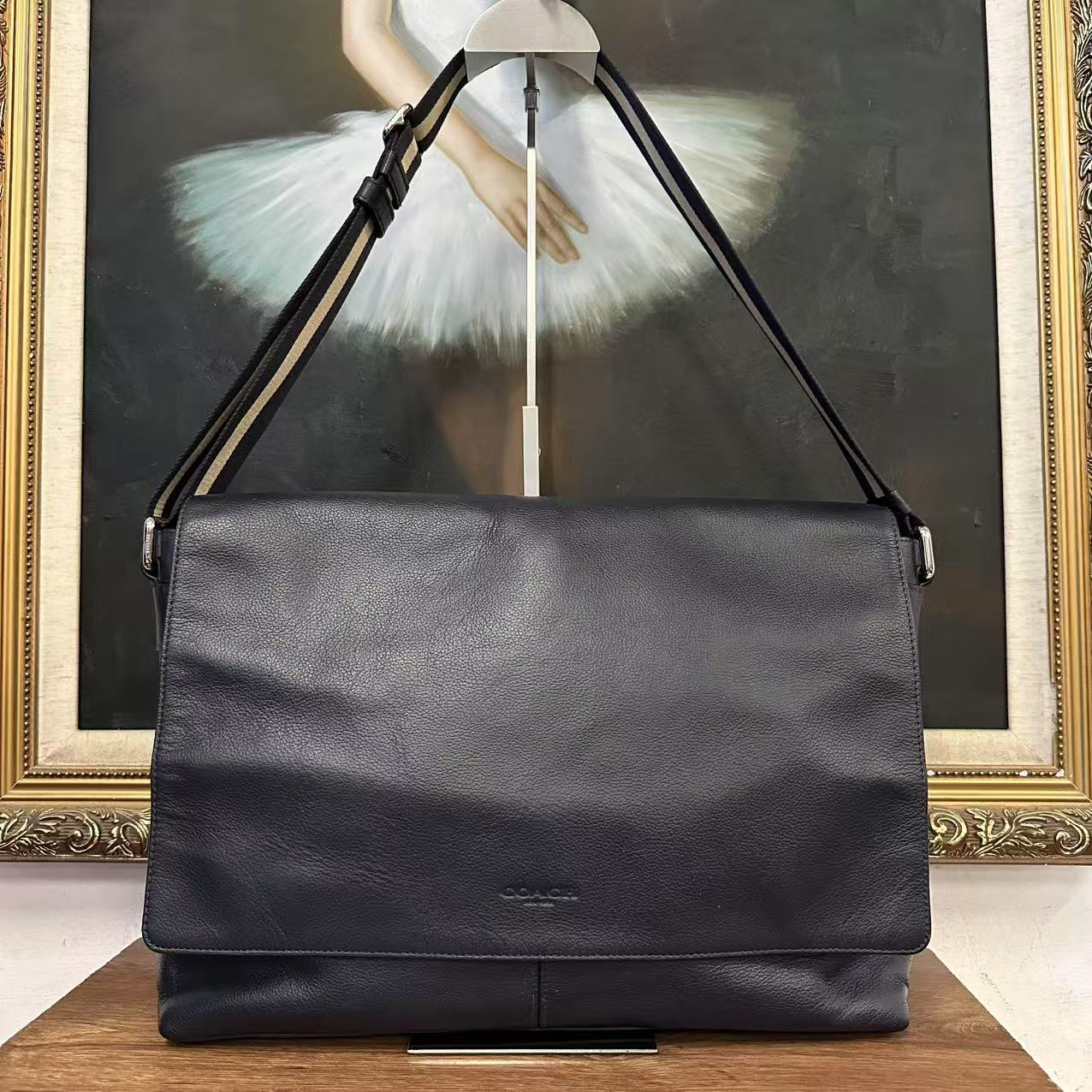 95新 COACH/蔻驰 coach斜挎包/006235