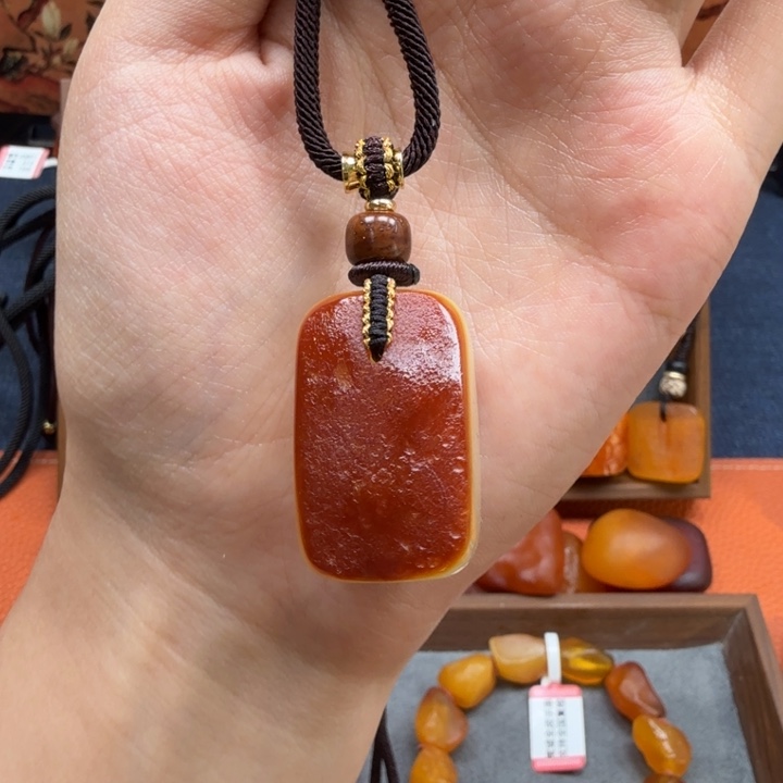 蜜蜡未镶嵌吊坠(赠链)