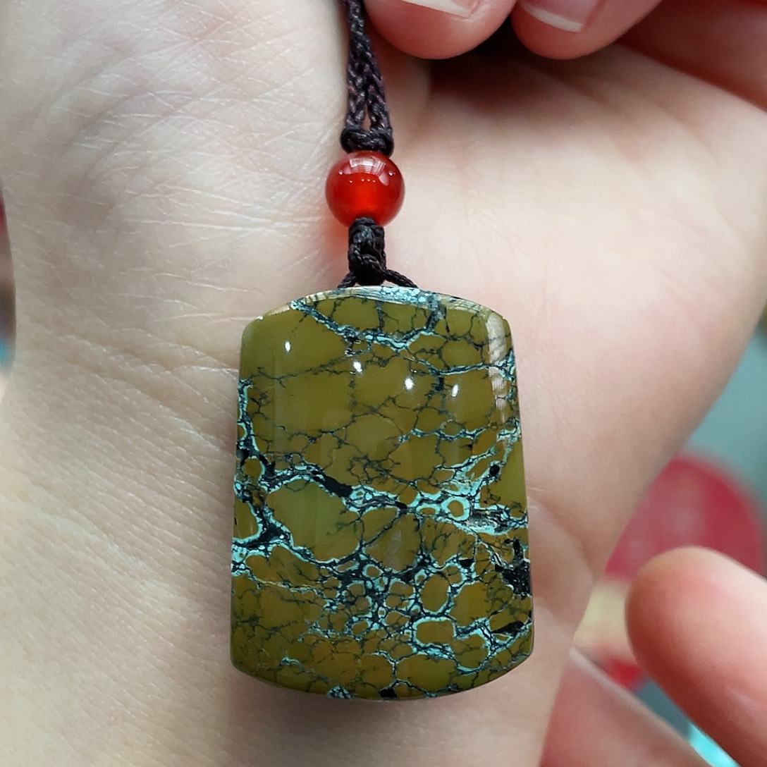 绿松石颈饰未镶嵌