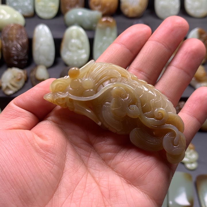 和田玉（糖玉）颈饰未镶嵌