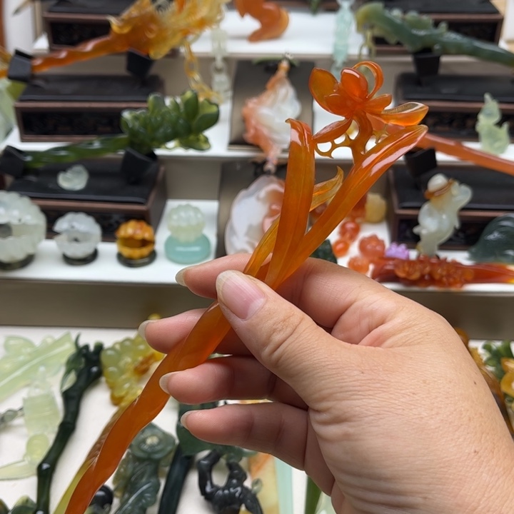 生***笑蛇纹石玉未镶嵌岫玉发簪