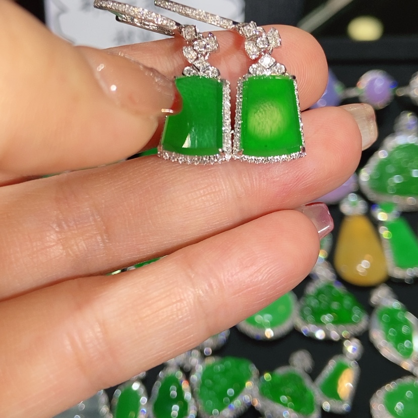 【闪购商品】翡翠耳饰18K金镶嵌M****2天然翡翠