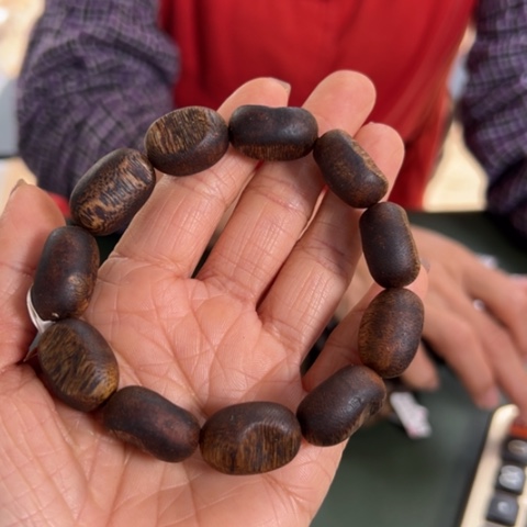 沉香手串乌身留疤红土14克卡1.3多样性发1条