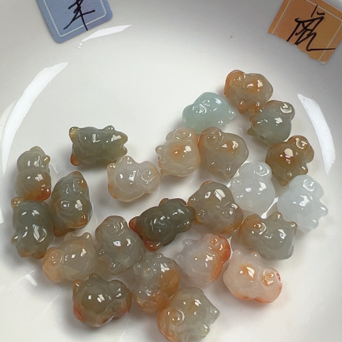 翡翠散珠翡翠生肖羊，老虎一个可挑