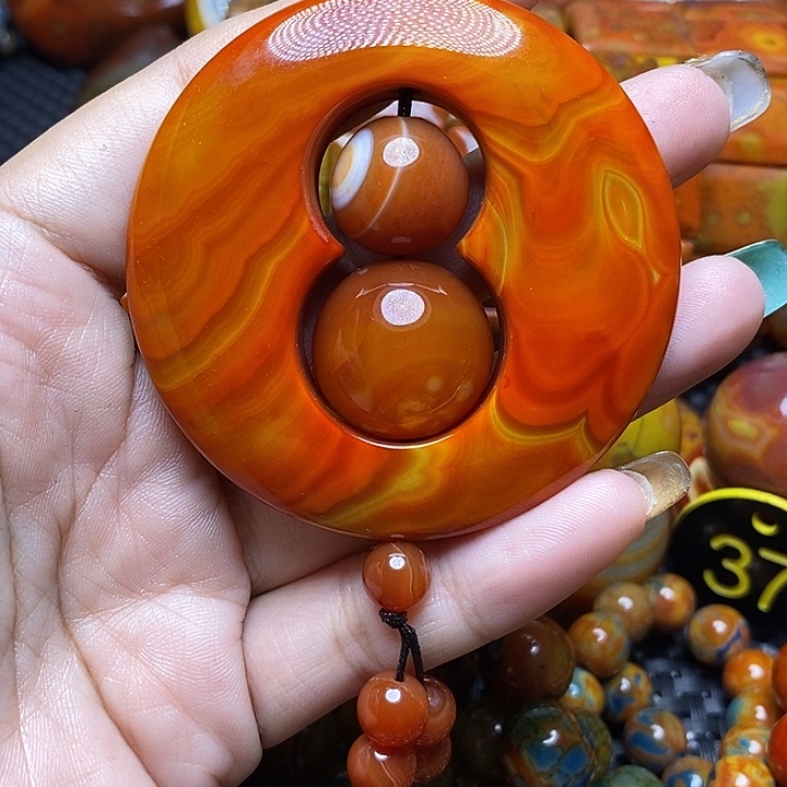 金***享玛瑙/玉髓未镶嵌颈饰