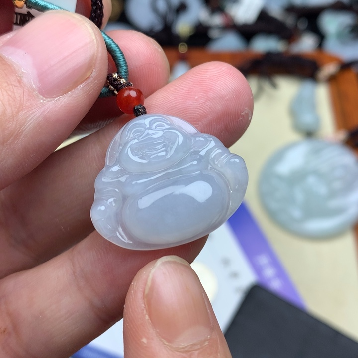 翡翠颈饰未镶嵌佛公