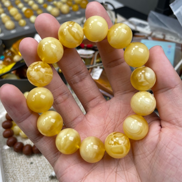 卡16mm金白妖花圆珠手串