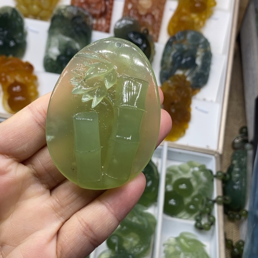 【闪购商品】未镶嵌蛇纹石玉颈饰