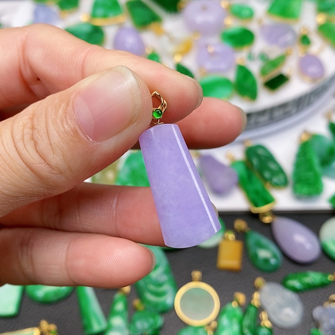 翡翠吊坠(不含链)18K金镶嵌