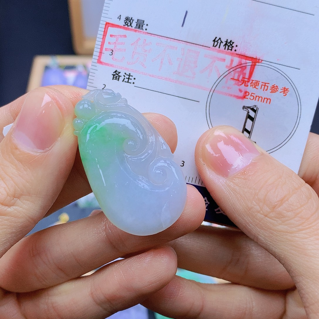 翡翠未镶嵌颈饰翡翠