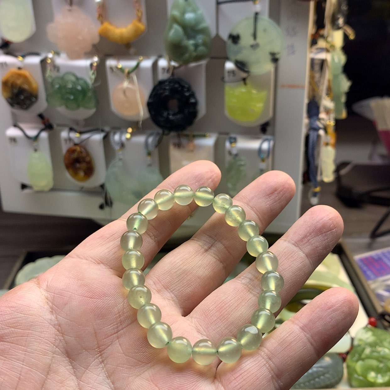 【闪购商品】石英质玉手链未镶嵌