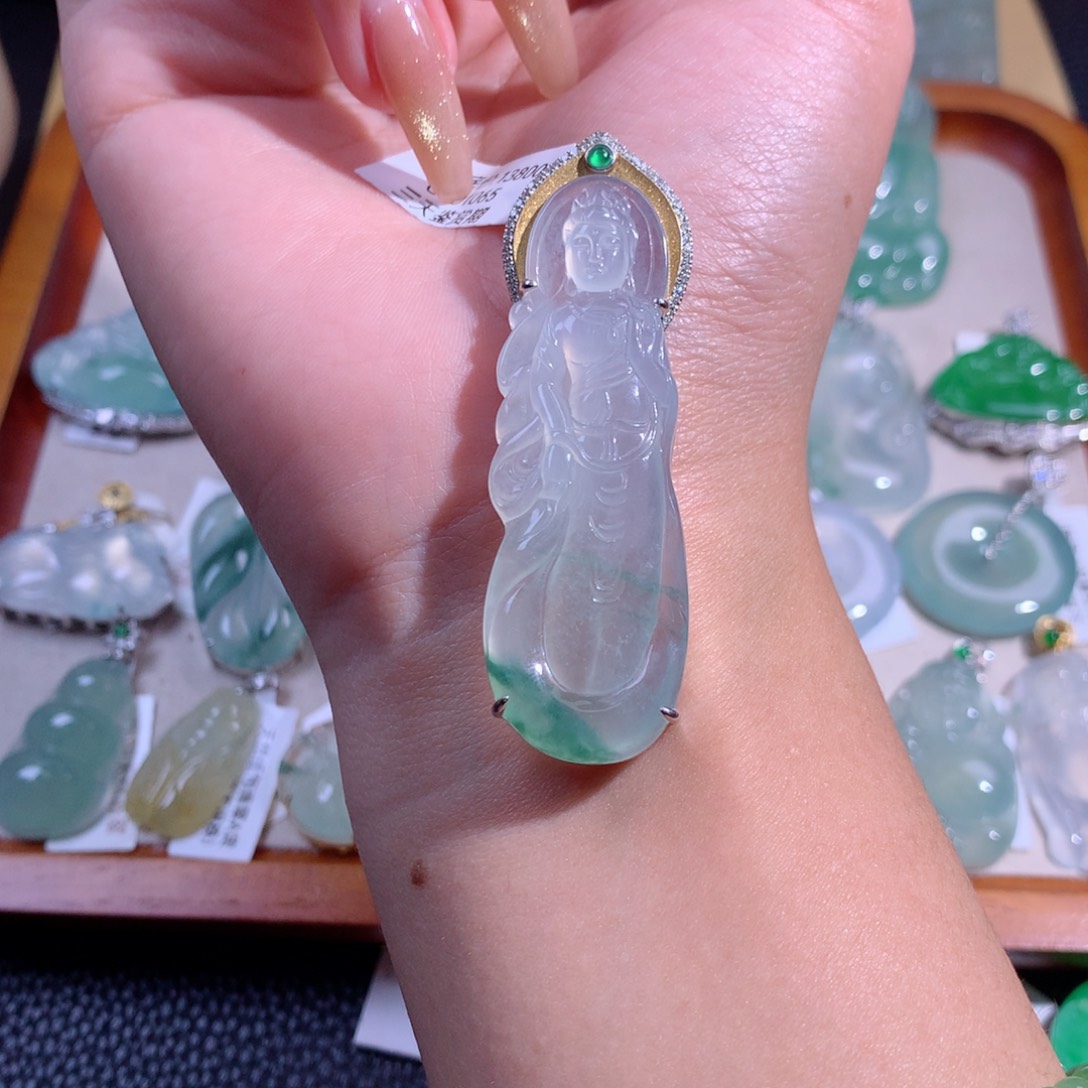 翡翠吊坠(不含链)18K金镶嵌