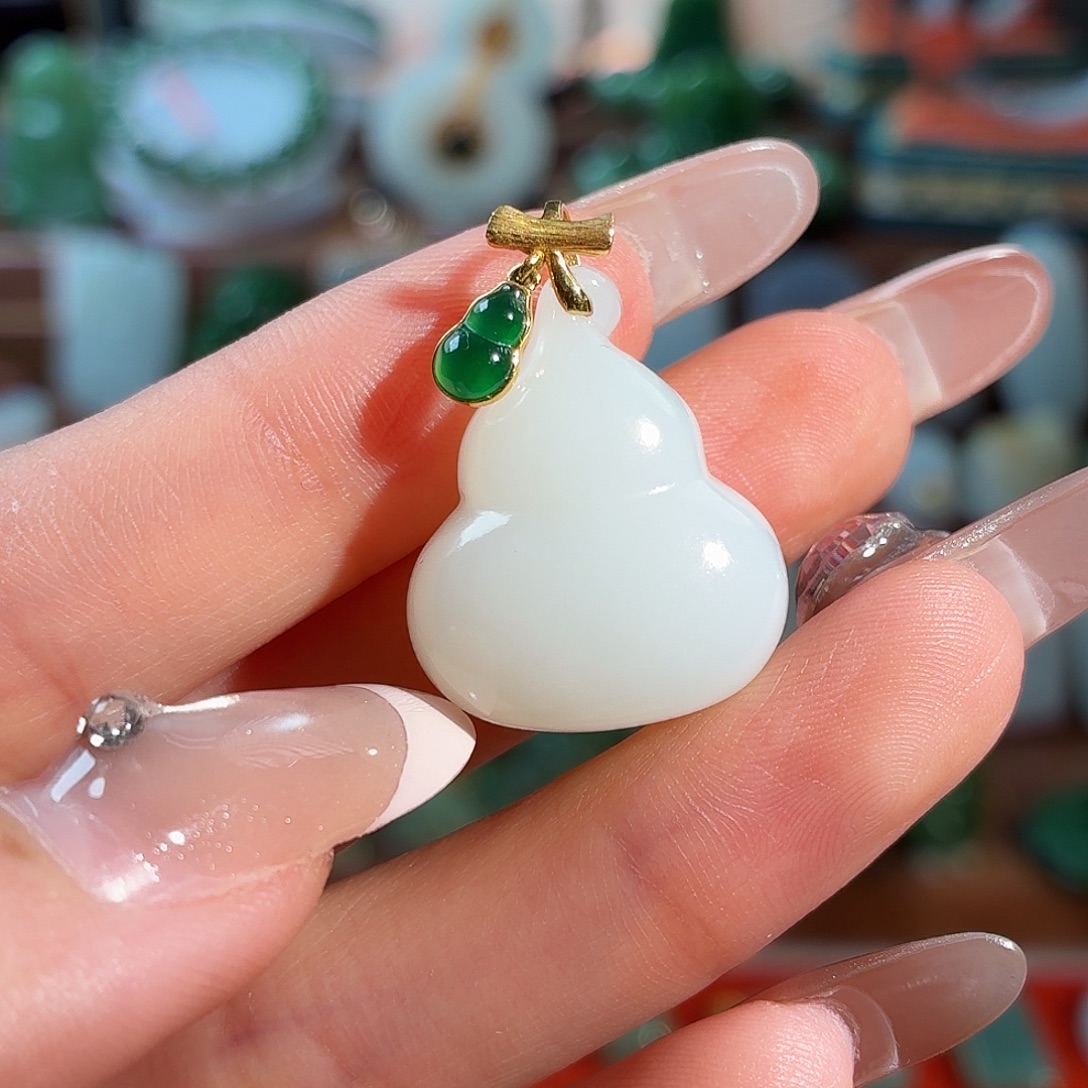 和田玉18K金镶嵌颈饰T