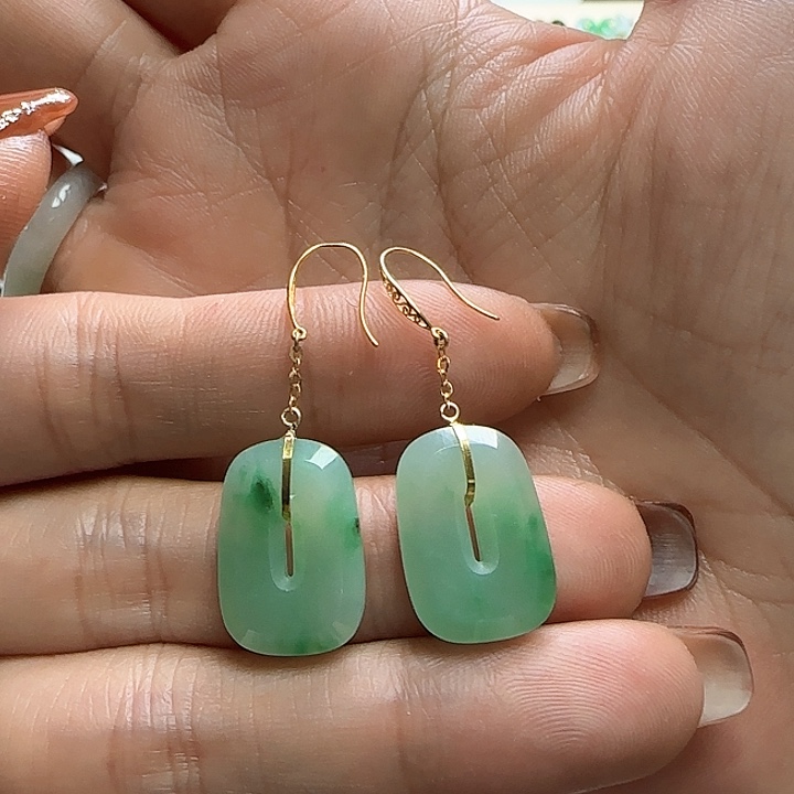 翡翠颈饰未镶嵌粉***?冰阳绿方糖耳钩