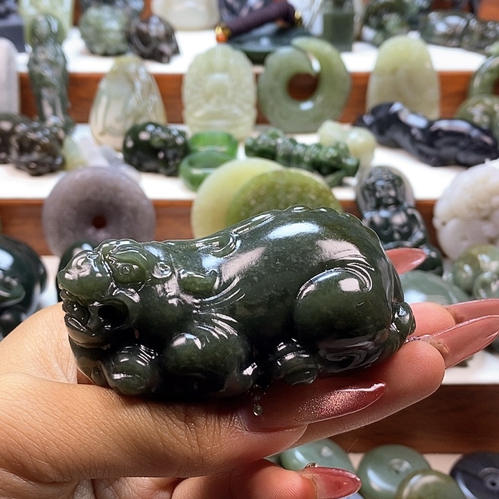 和田玉颈饰未镶嵌飞*