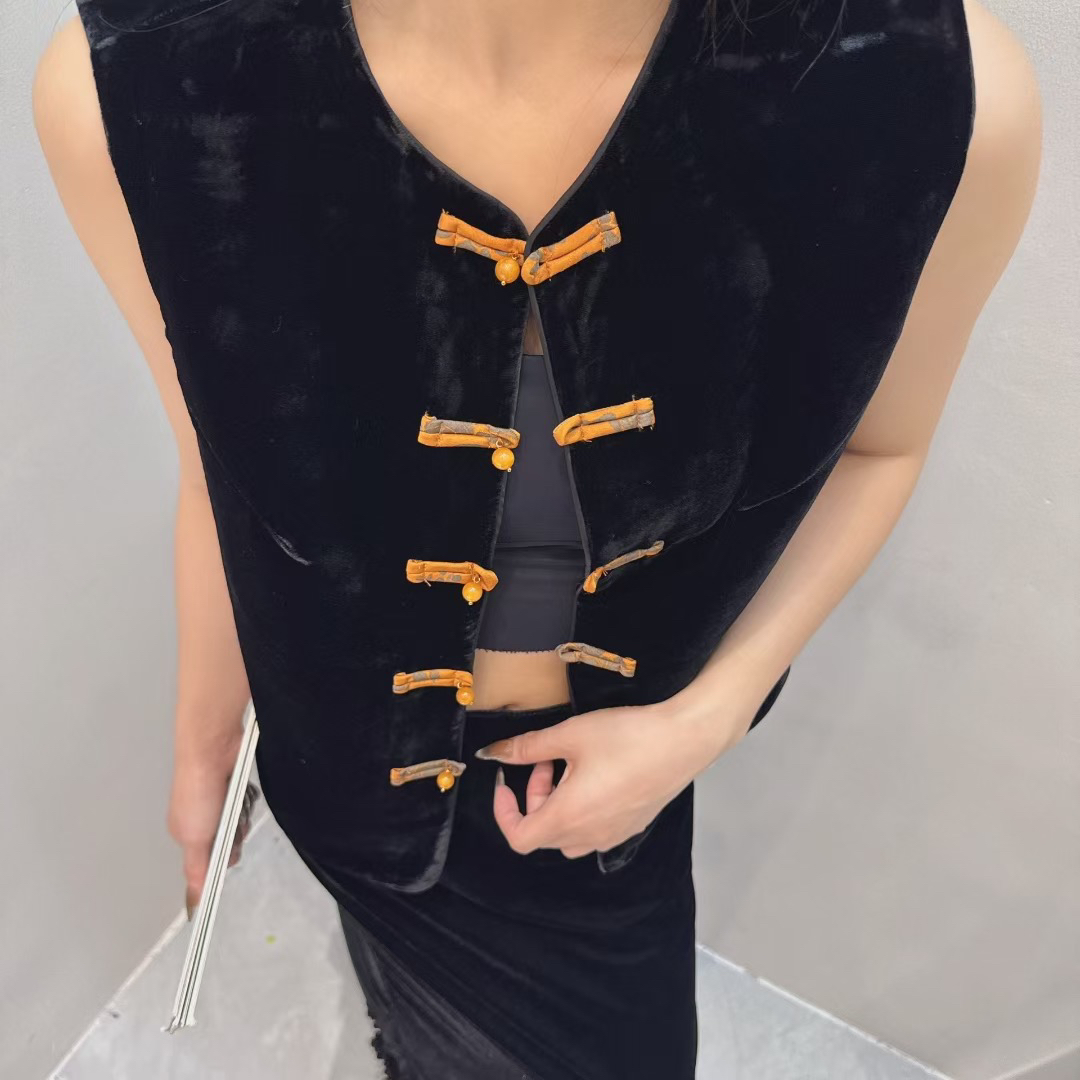 新中式女装丝绒马夹背心2025年秋装新款国风马甲显气质洋气减龄潮