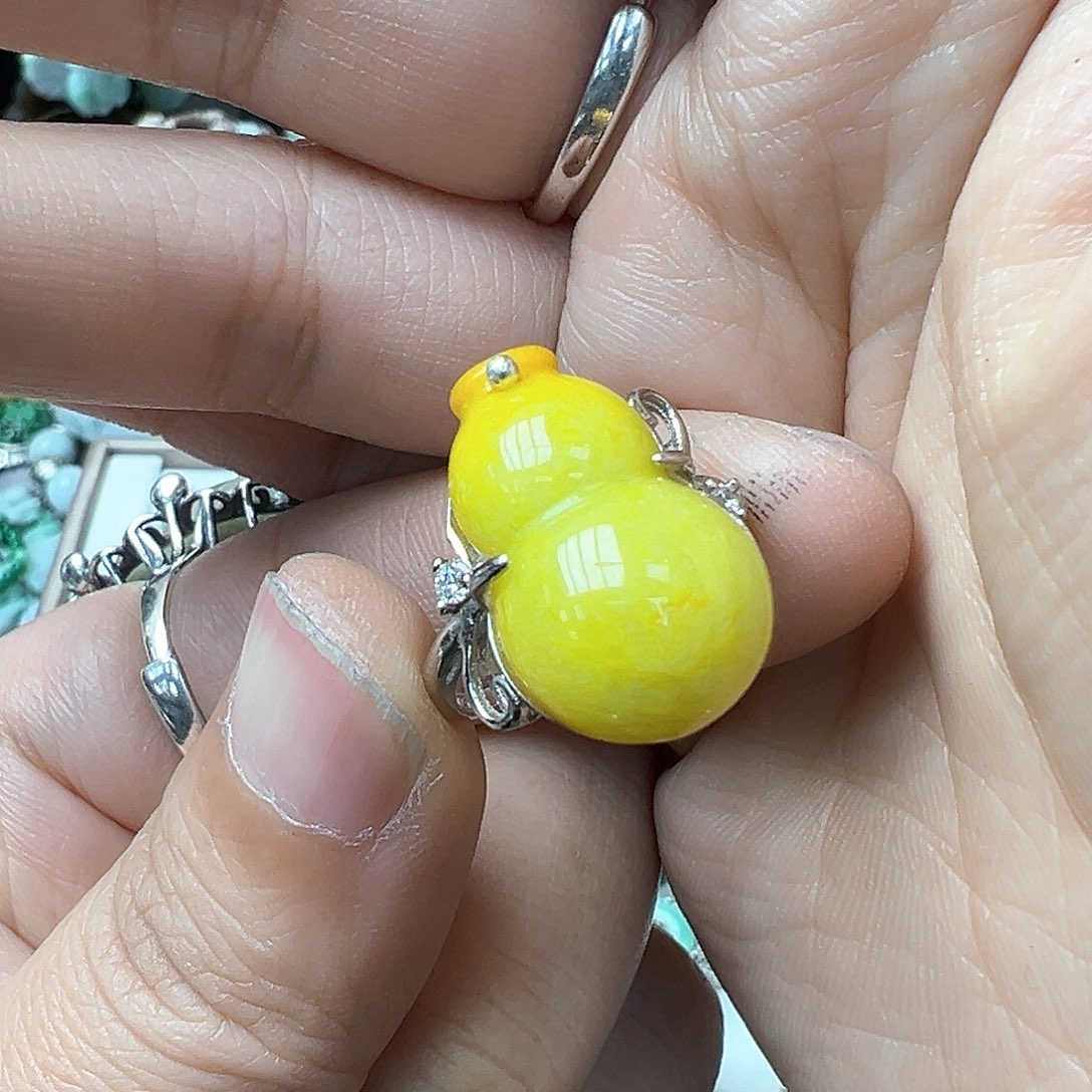 翡翠手链未镶嵌微**风