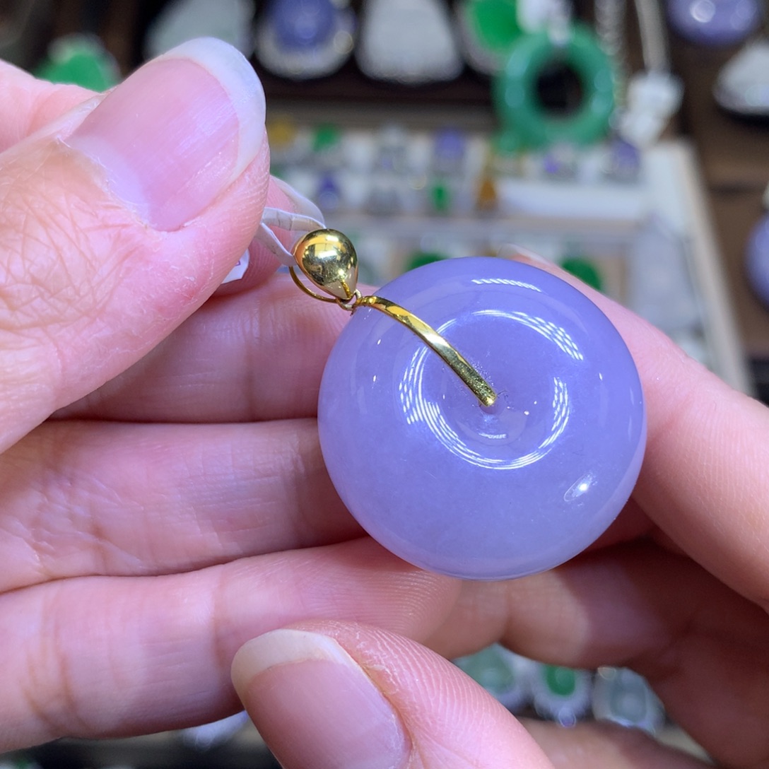 翡翠18K金镶嵌颈饰翡翠