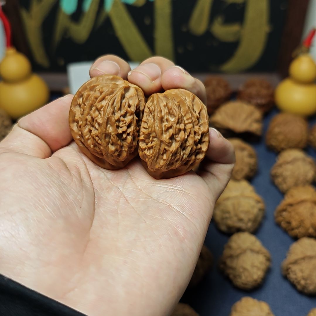 文玩核桃把件宫灯半壁