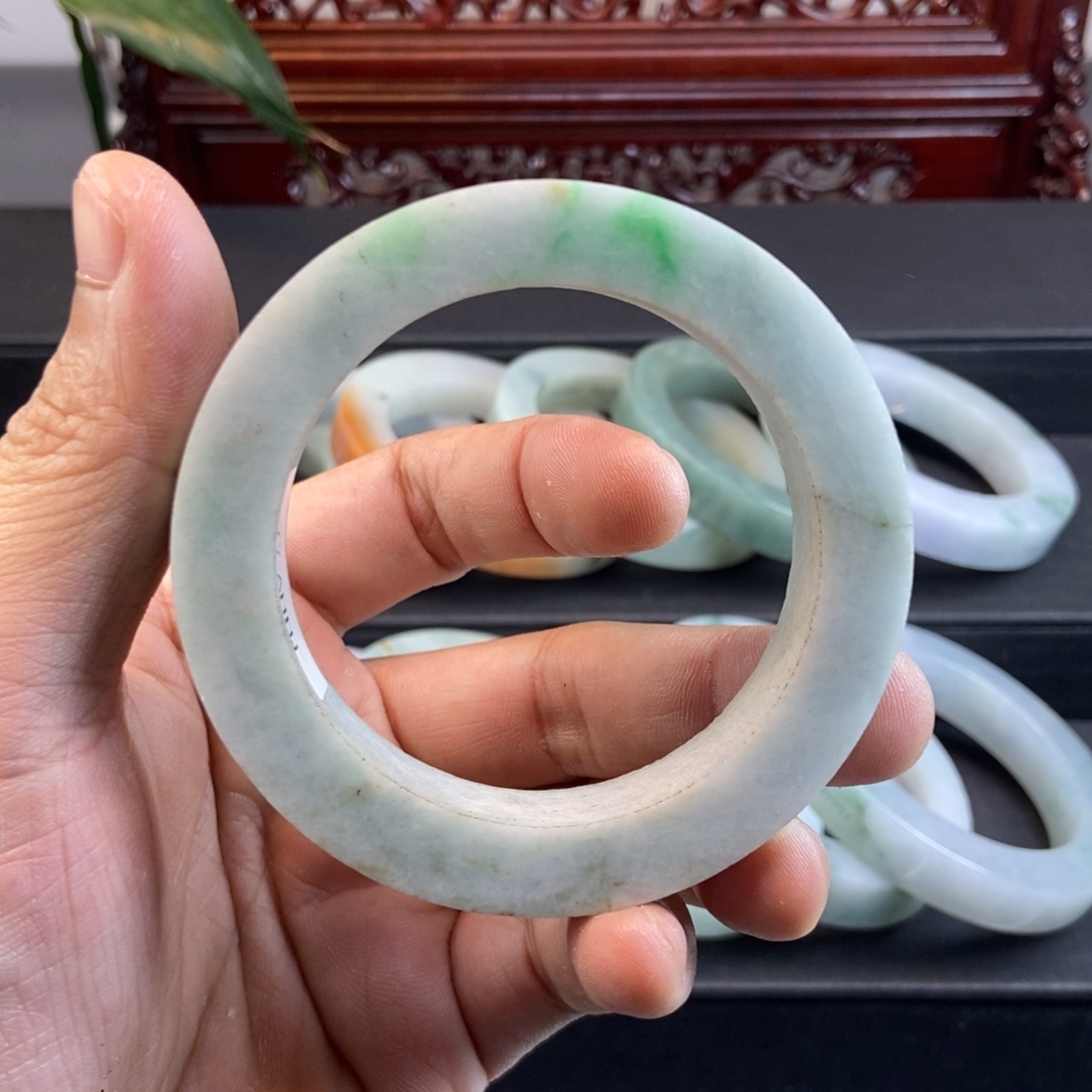 定制翡翠未镶嵌手镯定制