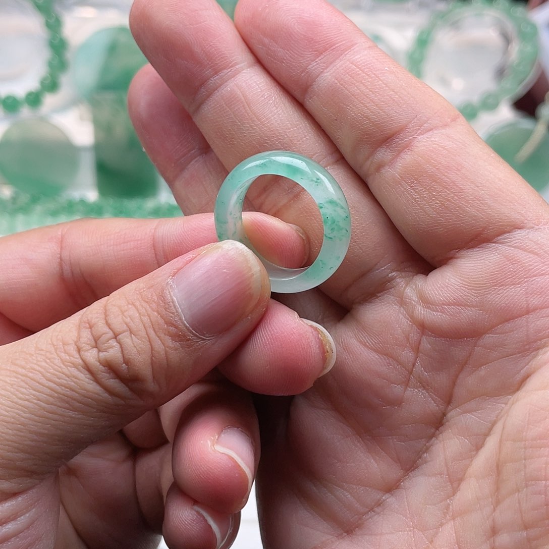 石英质玉戒圈未镶嵌