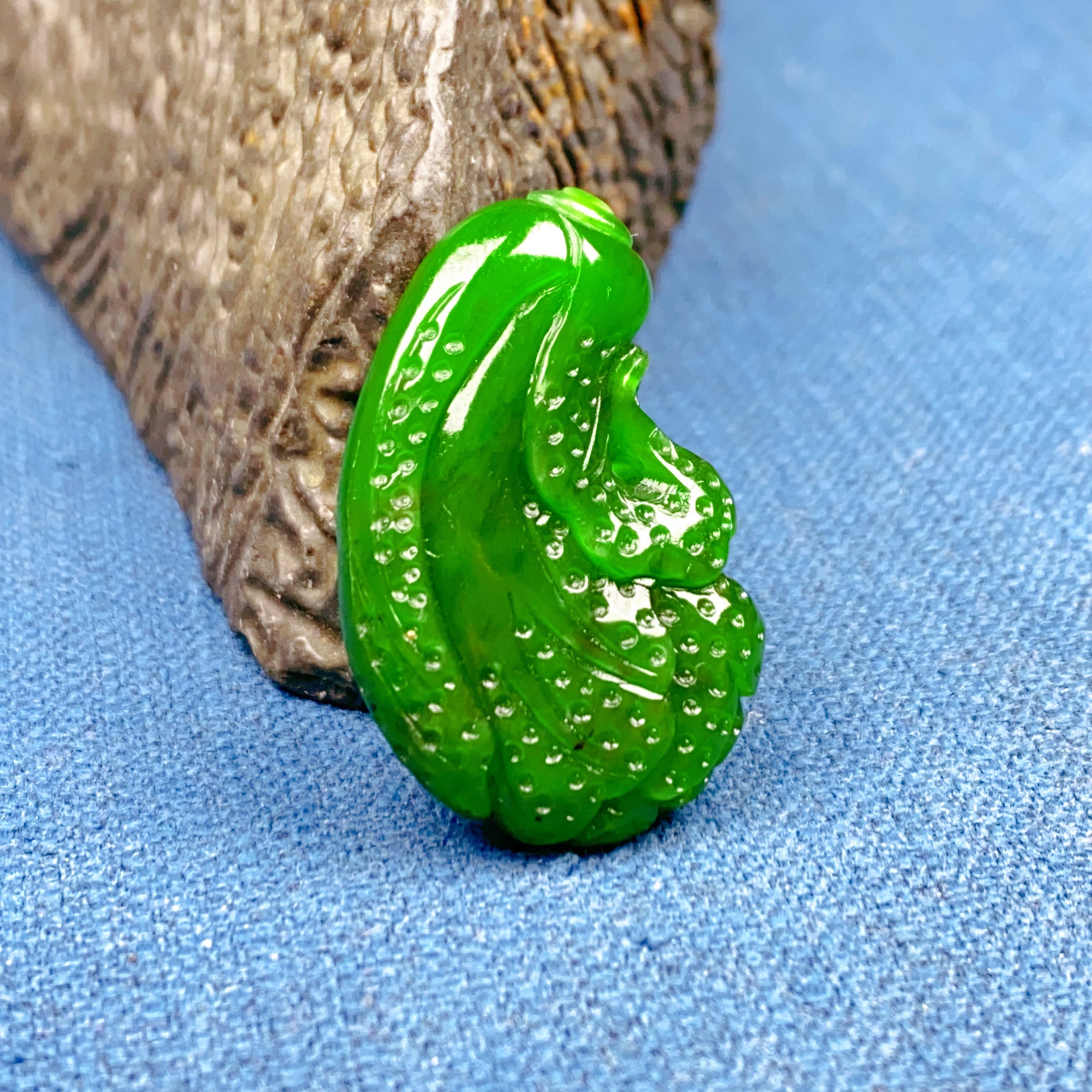 新疆直发保真正品和田玉吊坠子苏工精雕七号坑碧玉白菜百财挂件