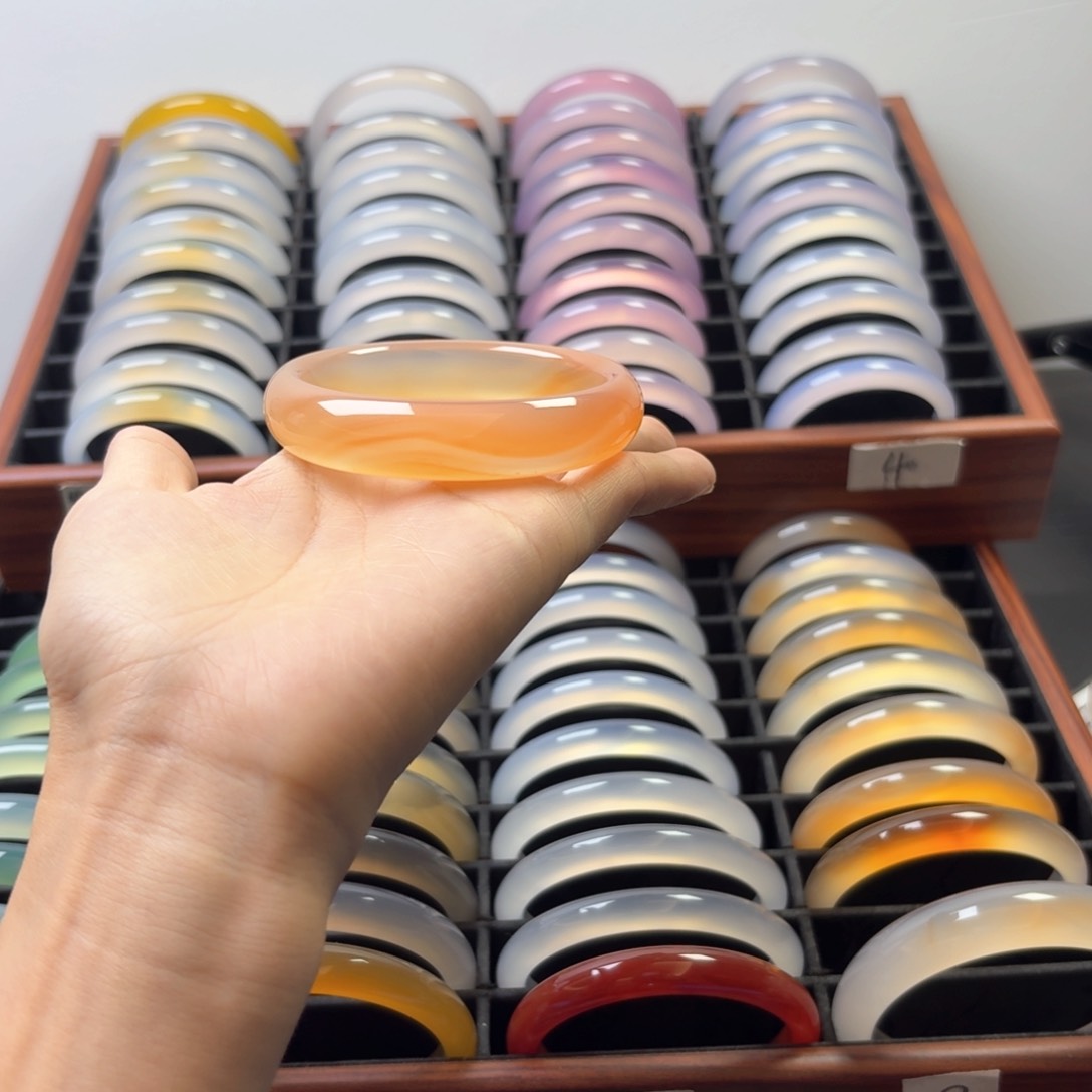 手镯玛瑙/玉髓未镶嵌可****?1