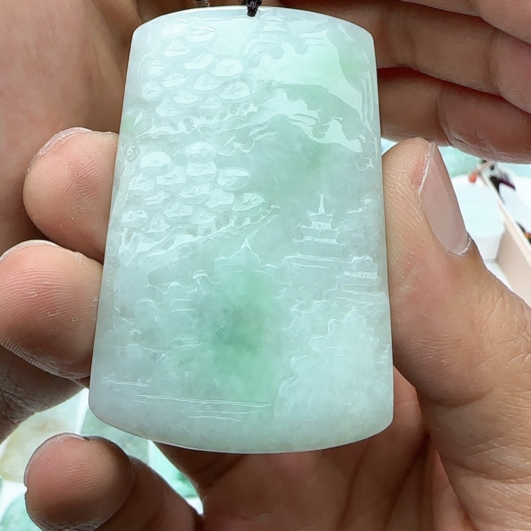 翡翠颈饰未镶嵌翡翠