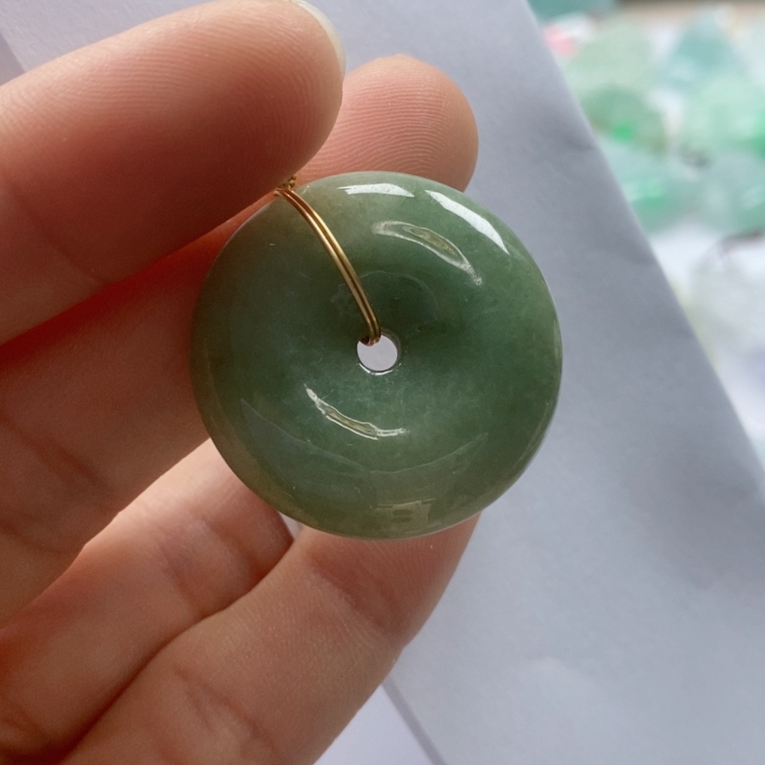 翡翠挂件未镶嵌吊坠