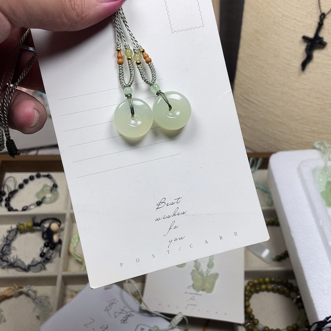 蛇纹石玉合金颈饰微瑕