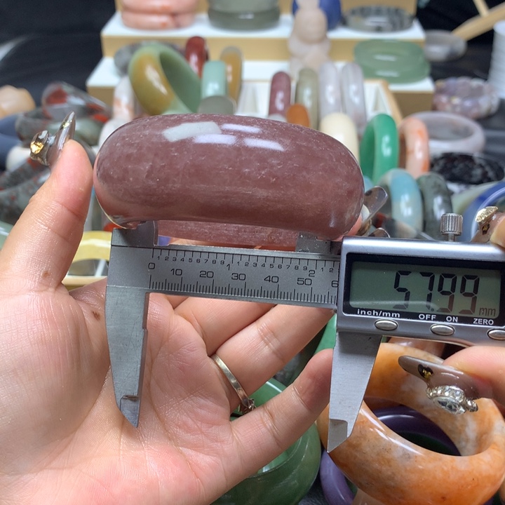 未镶嵌手镯石英质玉