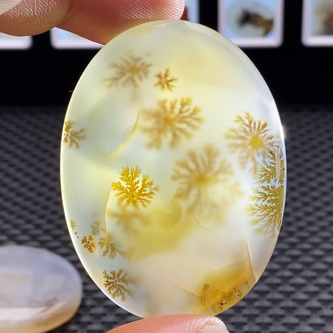 燕***舞玛瑙/玉髓未镶嵌吊坠(不含链)