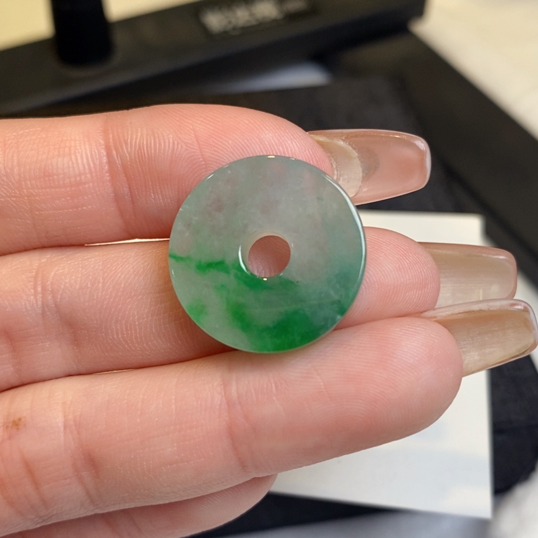 翡翠颈饰未镶嵌怀古扣