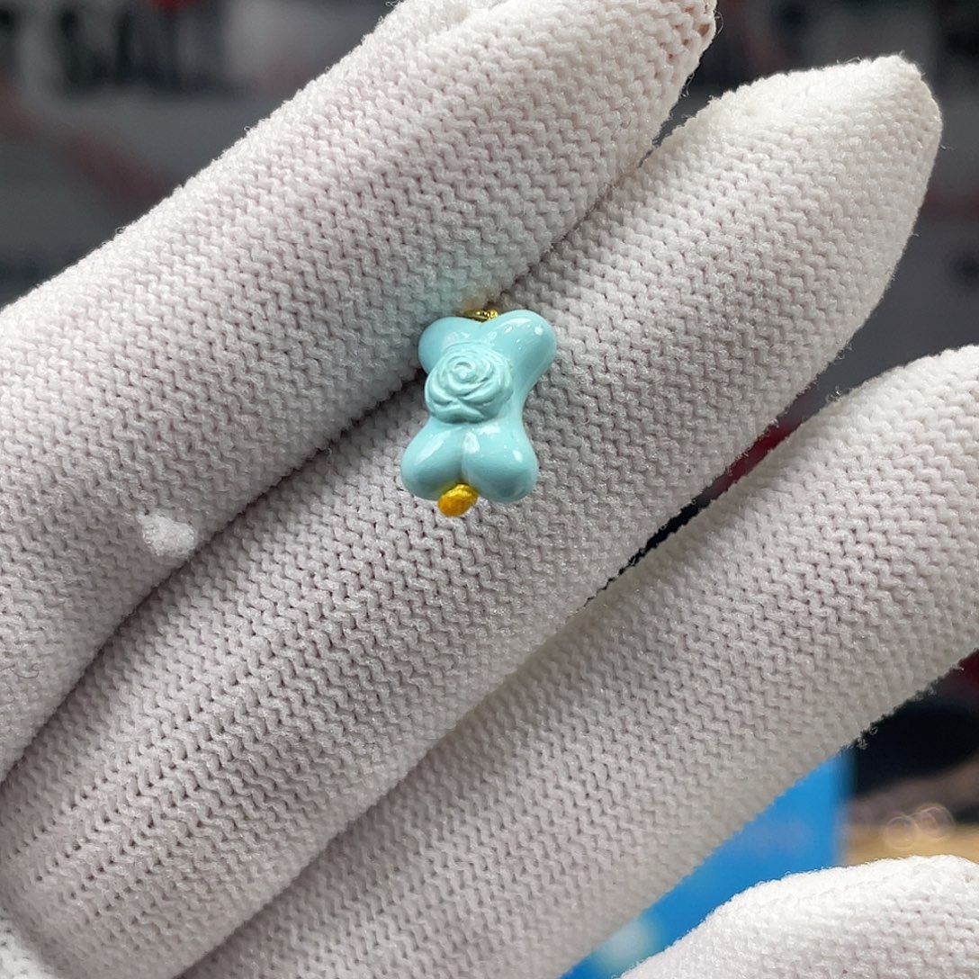 绿松石未镶嵌挂件