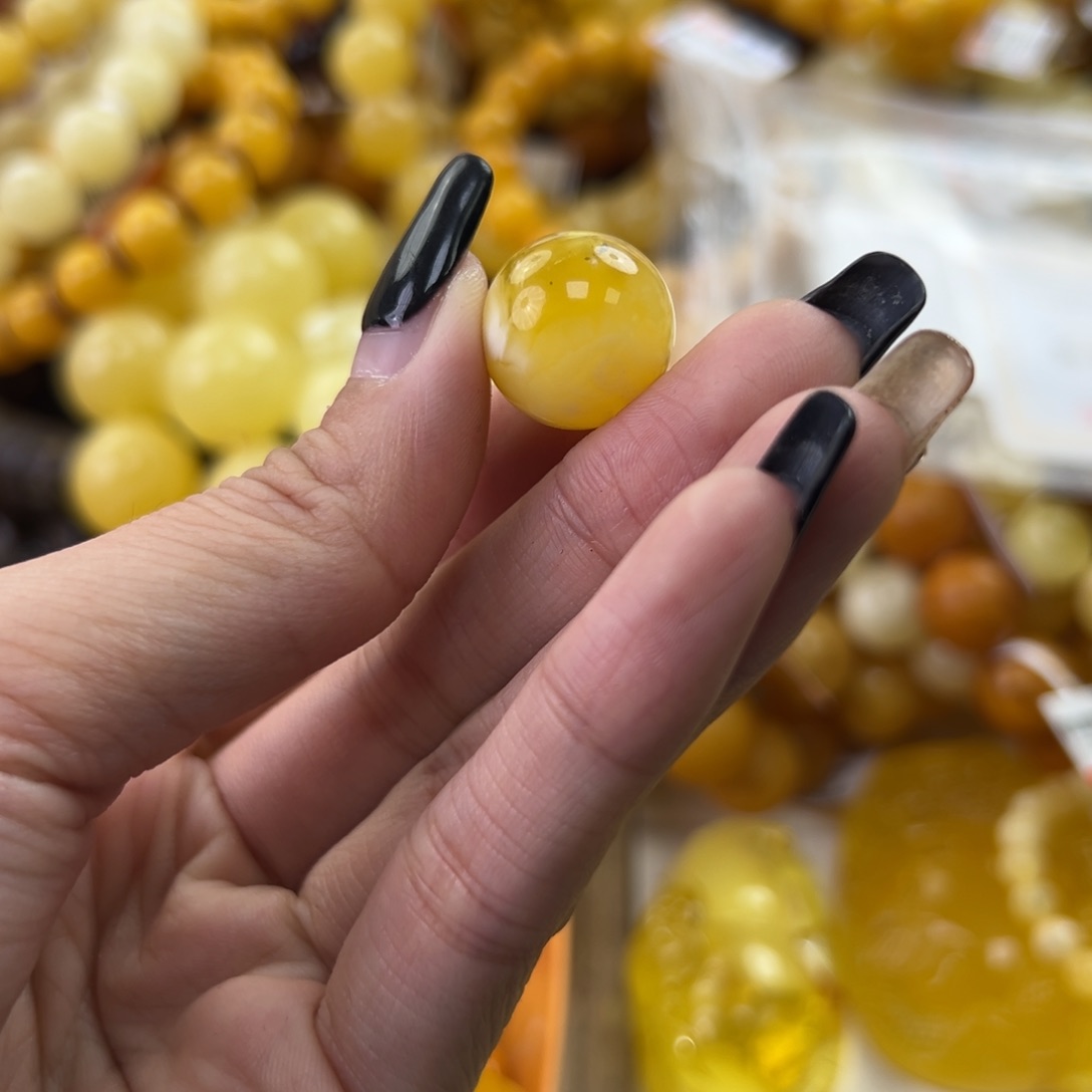 琥珀珠宝奇石未镶嵌