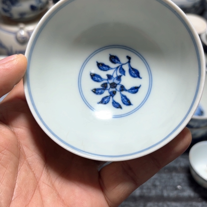 杯李****9一个青花的一个杯