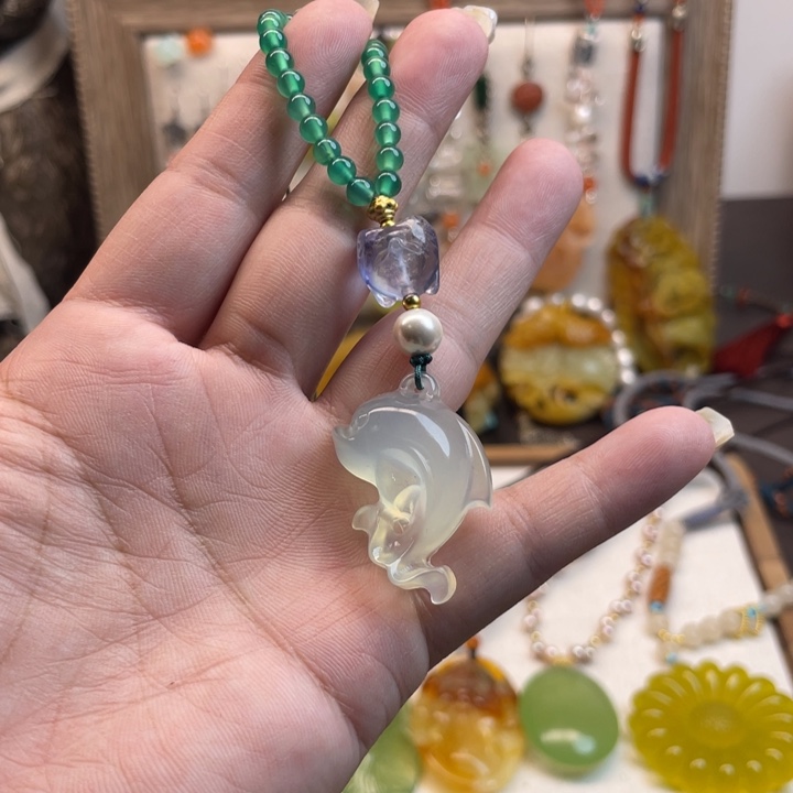 蛇纹石玉手机链未镶嵌