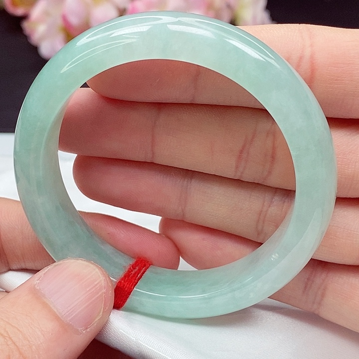 翡翠手镯未镶嵌54圈