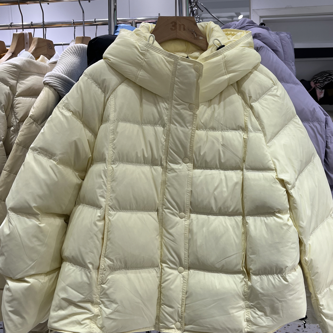 香港一诺新国标90白鸭绒5216款连帽短款羽绒服