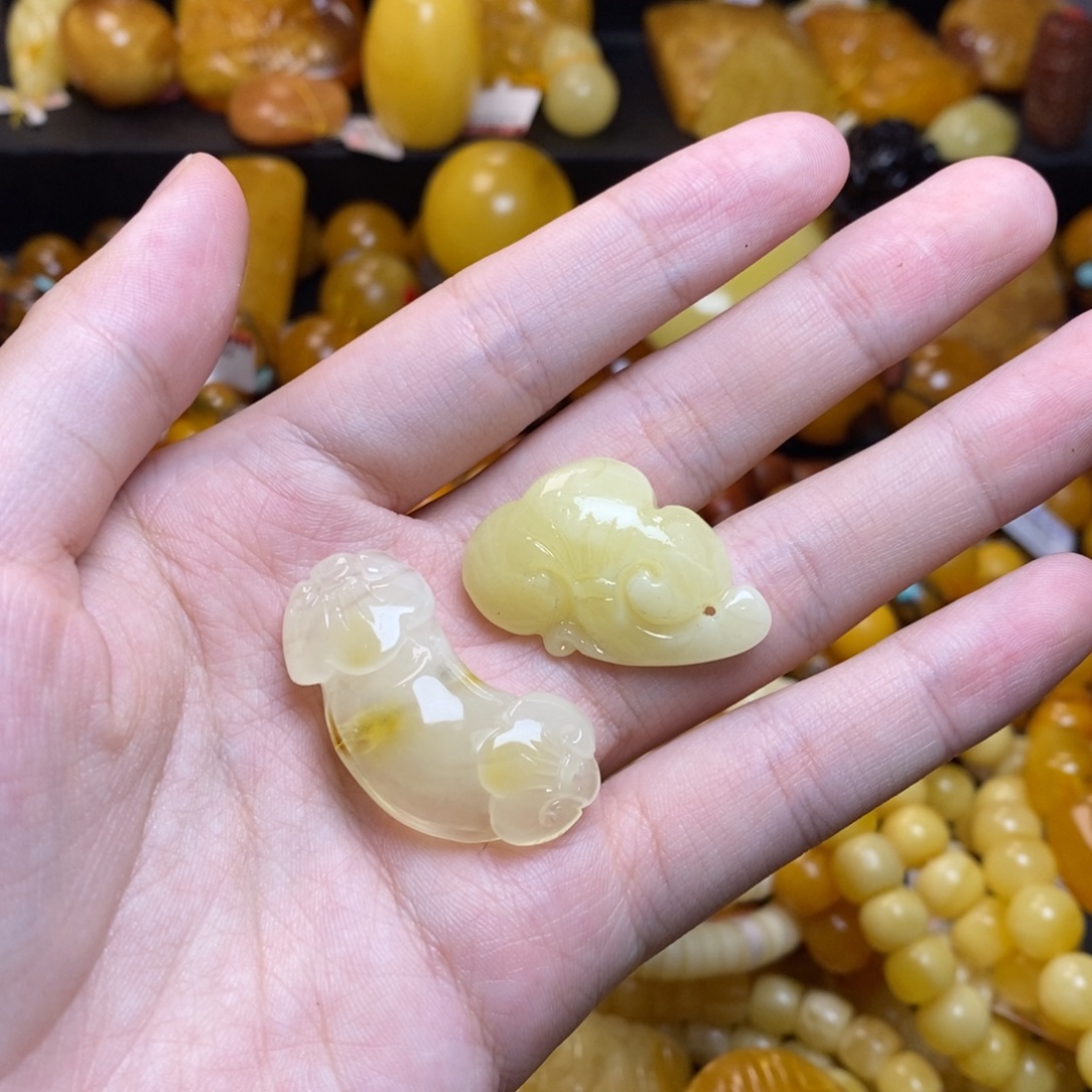 琥珀未镶嵌珠宝奇石