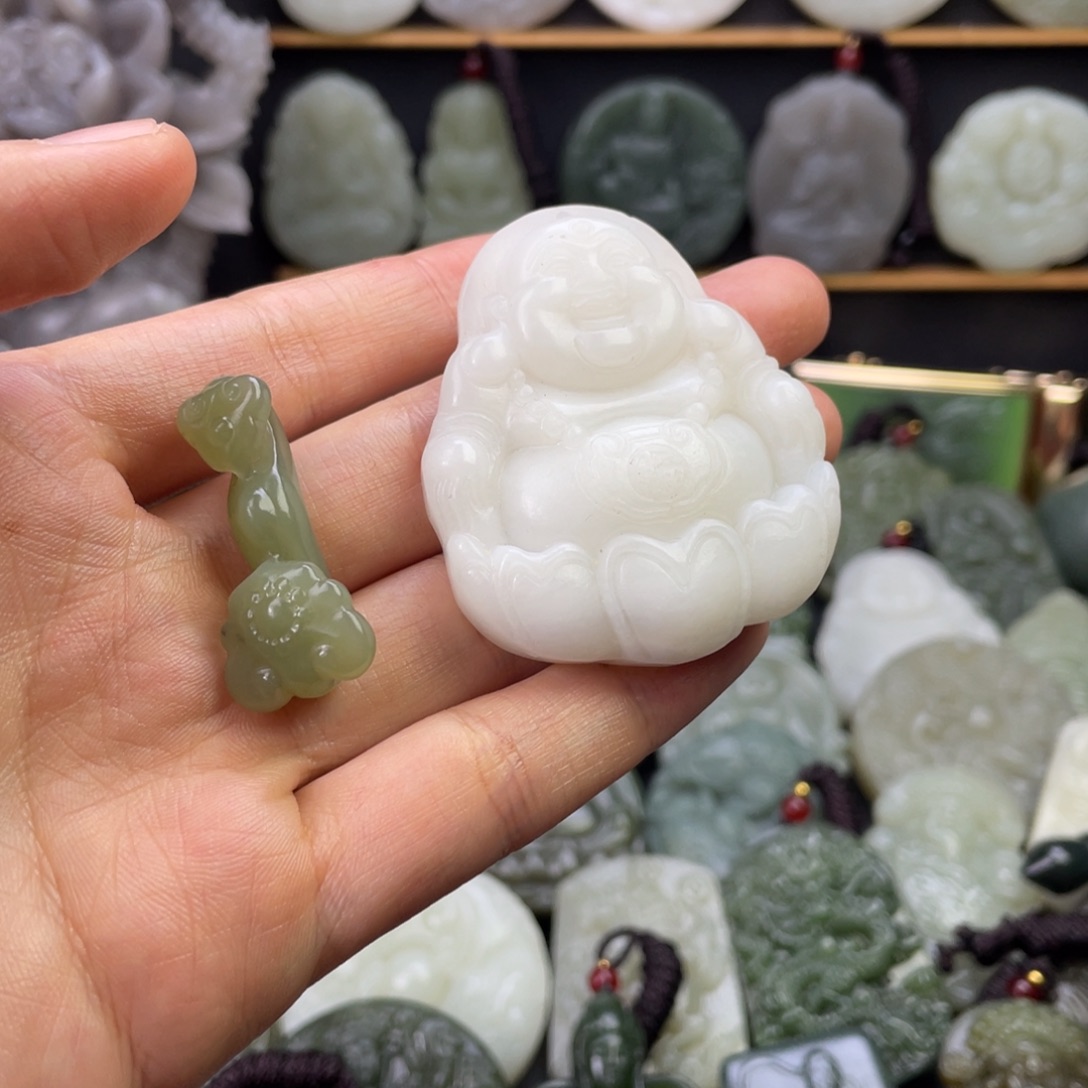 和田玉未镶嵌颈饰