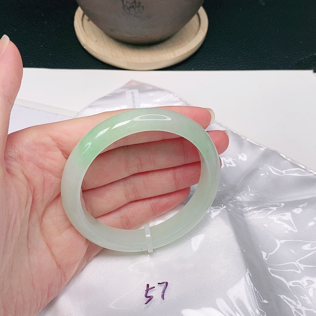 【闪购商品】翡翠手镯未镶嵌正圈