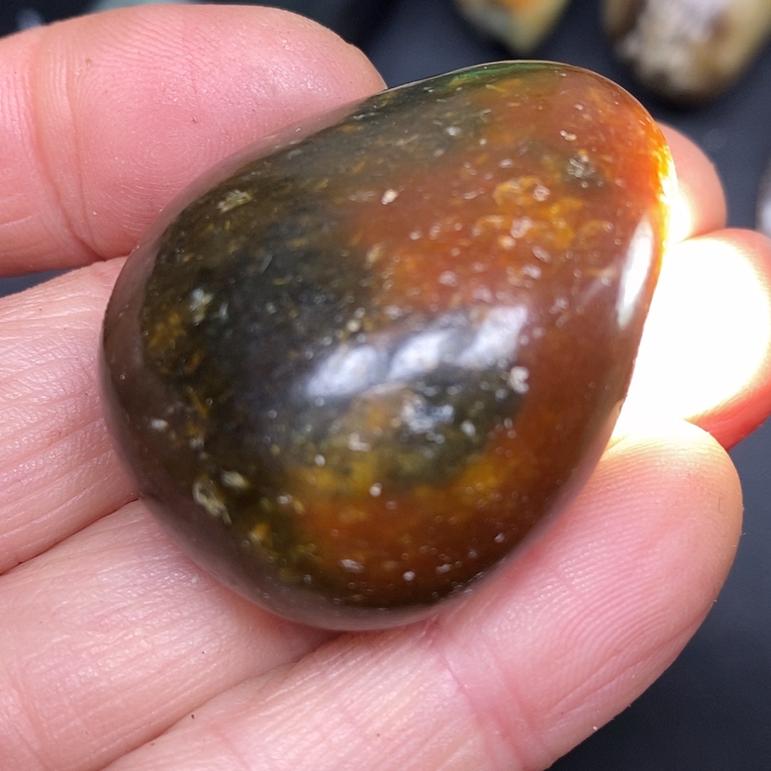 和田玉未镶嵌珠宝奇石